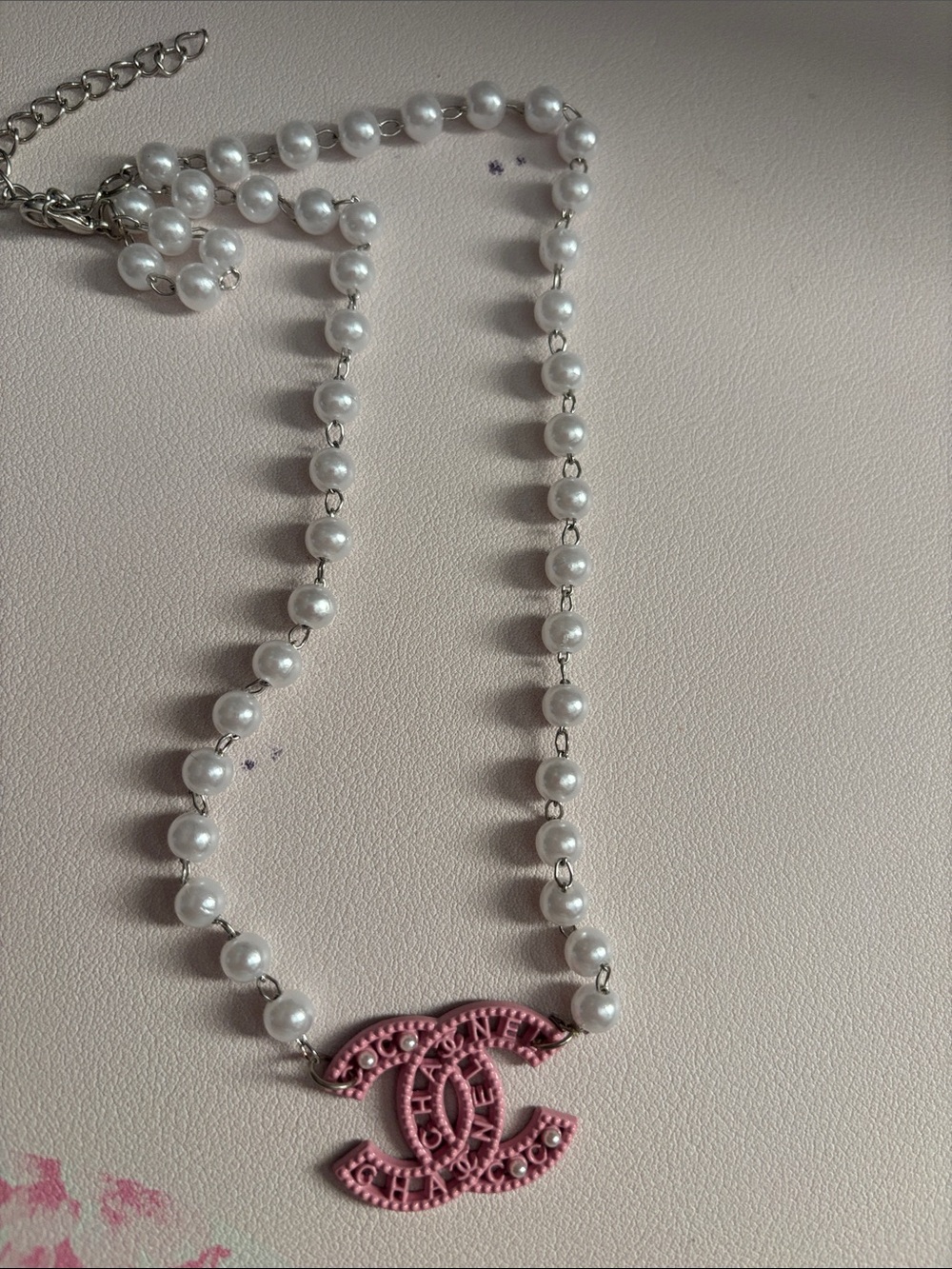 Fashion Only White Pearl Necklace with Pink Logo Pendant